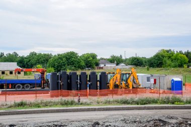 Balaklava, Kırım Cumhuriyeti - 9 Haziran 2019: Kanalizasyon sisteminin inşası. Ekipman ve ekipman.