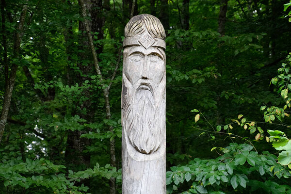 Искушение Ибоги, языческого идола в горном лесу Шапи. Дазбог