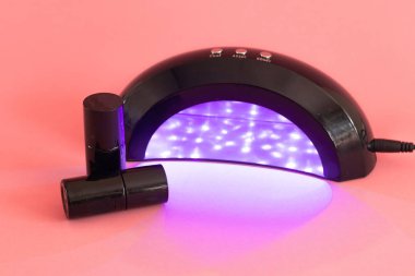 Manikür ve pedikür için kozmetik araçlar kümesi.