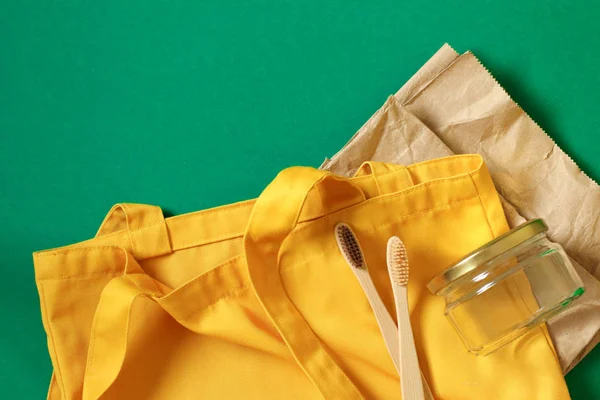Pamut, papír táskák, üveg gar ingyen műanyag bevásárló. Nulla hulladék — Stock Fotó