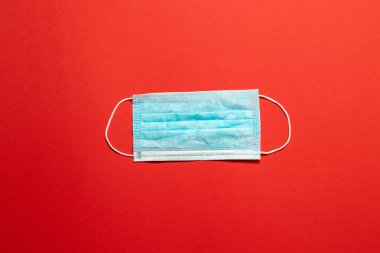 Grip, alerji ve bulaşıcı hastalıklara karşı tıbbi koruyucu maske. Dünyada kötü ekoloji