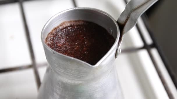 Cezve Con Café Aromático Prepara Estufa Primer Plano Cezve Con — Vídeos de Stock