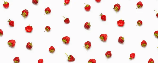 딸기 창조적 인 패턴. 음식 배경. — 스톡 사진