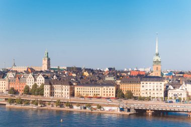 Gamla Stan, güneşli bir yaz gününde Stockholm'ün eski bölümü