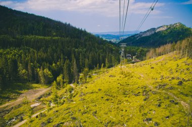 Yaz aylarında Zakopane Tatra Dağları Kasprowy Wierch güzel bir görünüm. Seyahat ve turizm konsepti.