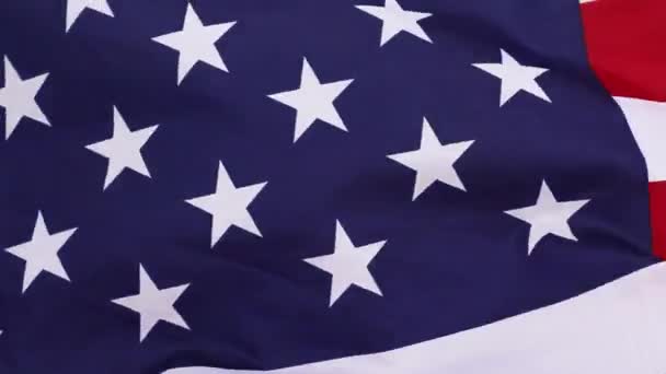 Primer plano de la bandera americana ondeando. Banner de Estados Unidos Flaping in Wind. — Vídeo de stock