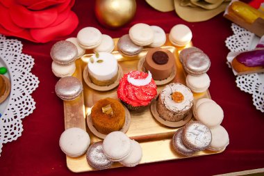 Bunlar çocuk tatili için harika dekorasyonlar. 