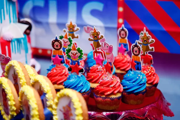  Bunlar çocuk tatili için harika dekorasyonlar.