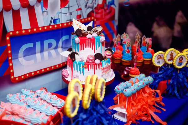  Bunlar çocuk tatili için harika dekorasyonlar.