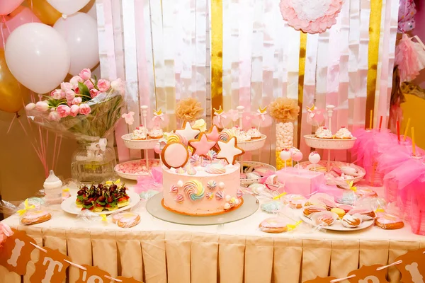 Sont Des Desserts Roses Sur Table Des Enfants — Photo