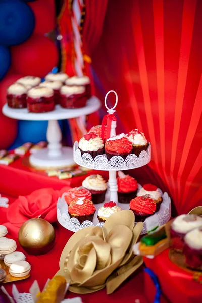 Bunlar çocuk tatili için harika dekorasyonlar. 