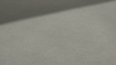 Akrilik guaş turuncu boya. Ödev, sanatçı işleri