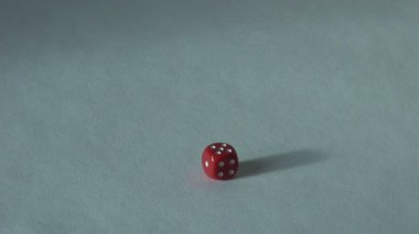 beş 5 kırmızı kemik zarı tahta oyunu. seçim casino kazanan