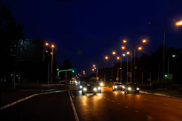 Fotografia Miasto Nocy Droga Samochody Leczeniu Artystycznym — Zdjęcie stockowe