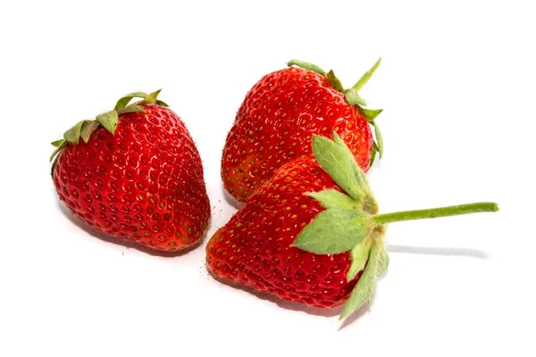 Isoliert Auf Weißem Hintergrund Nahaufnahme Von Erdbeeren — Stockfoto