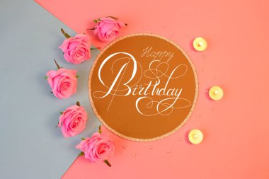 Doğum günü tebrikleriyle birlikte bir kartpostal veya internet afişi