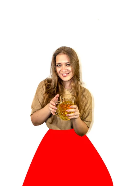 Joven Hermosa Chica Con Una Cerveza Estilo Tendencia Combinar Fotos — Foto de Stock