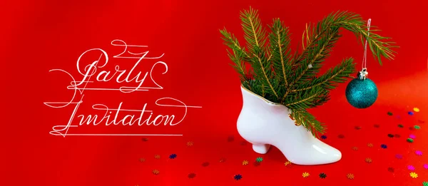 Una Invitación Año Nuevo Fiesta Navidad Sobre Fondo Rojo —  Fotos de Stock
