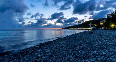 Denizde gün batımı, güzel bir arka plan, bilgisayarınız için ekran koruyucu