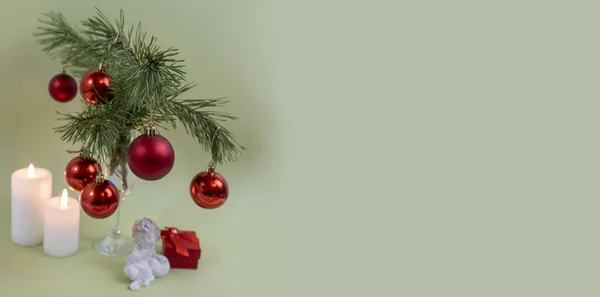 メリークリスマスと幸せな新年 カード バナー フラットレイ チラシ テキスト用の場所とグリーティングカード — ストック写真