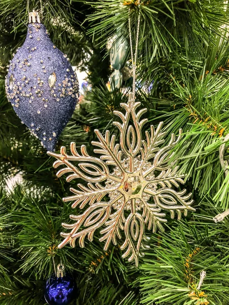 Postales Para Año Nuevo Árbol Navidad Con Bolas — Foto de Stock