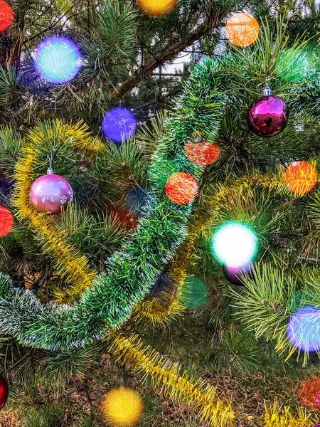 Postais Para Ano Novo Árvore Natal Com Bugigangas Efeito Bokeh — Fotografia de Stock