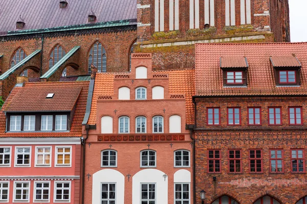 Staré Budovy Gotickém Stylu Cihla Nicolas Kostele Starém Náměstí Stralsund — Stock fotografie