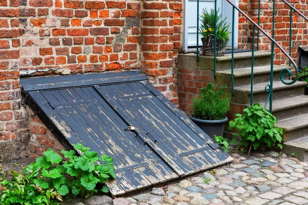 Antiek Kolen Kelder Deur Een Oude Bakstenen Huis Stralsund Duitsland — Stockfoto