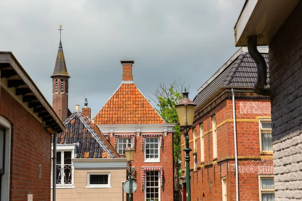 Foto Uma Paisagem Urbana Com Casas Antigas Appingedam Países Baixos — Fotografia de Stock