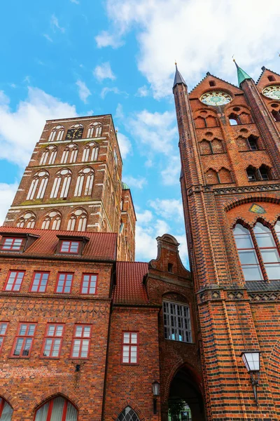 Nikolaus Kirche Und Historisches Rathaus Der Unesco Geschützten Altstadt Von — Stockfoto