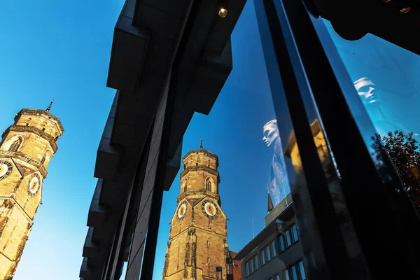 Foto Van Stiftskirche Stuttgart Duitsland Als Gevolg Van Een Etalage — Stockfoto