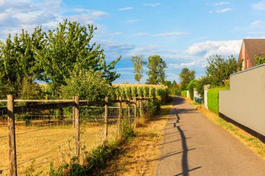 resim alanlar ve yol boyunca köy ilçe sınırı