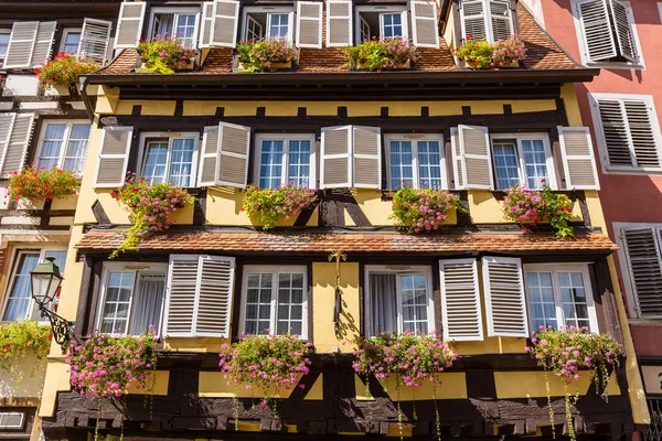 Photo Façade Une Maison Colombages Dans Vieille Ville Strasbourg France — Photo