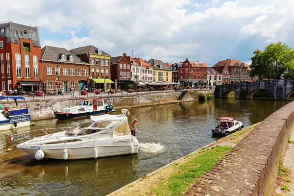 Roermond Netherlands August 2018 Cityscape River Roer Unidentified People Roermond — Stock Photo, Image