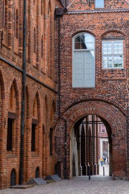 yan görünümü Stralsund, Almanya'da ünlü belediye binasının resmi