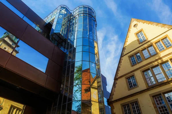 Zdjęcie Starego Nowoczesnym Budynku Stuttgart Niemcy — Zdjęcie stockowe