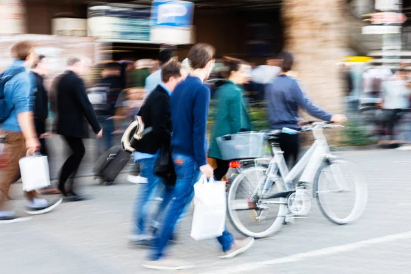 Dojíždějících Zavřenými Vyrobené Motion Blur Efekt Pohybu Městě — Stock fotografie