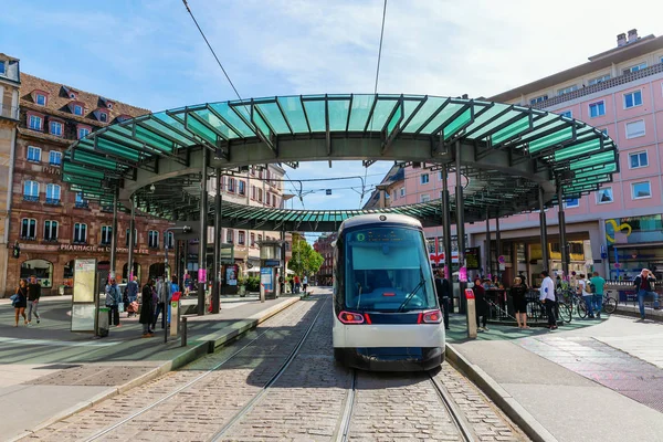 Strasbourg Frankrijk September 2018 Tramstation Stad Straatsburg Met Niet Geïdentificeerde — Stockfoto