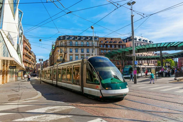 Strasburgo Francia Settembre 2018 Tram Nella Città Strasburgo Con Persone — Foto Stock