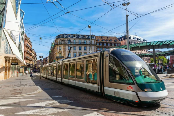 Strasbourg Frankrijk September 2018 Tram Straatsburg Met Niet Geïdentificeerde Mensen — Stockfoto