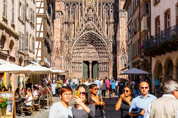 Страсбург Франція Вересня 2018 Перегляд Страсбурзького Собору Непізнаний Чоловік Сьогодні — стокове фото