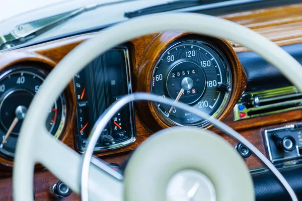 Kerpen Tyskland Augusti 2018 Ratten Och Instrumentbrädan Klassisk Mercedes Benz — Stockfoto