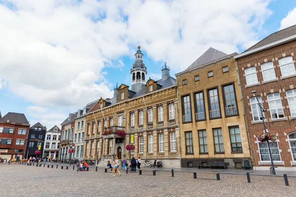 Roermond Nederland Augustus 2018 Gebouwen Het Stadsplein Onbekende Mensen Roermond — Stockfoto