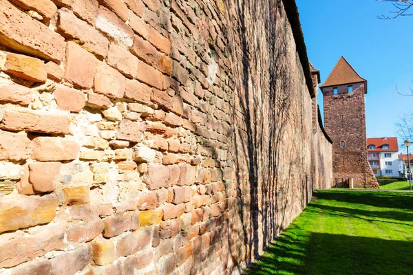 Obraz Średniowiecznych Murów Rzymskich Wieżami Worms Niemcy — Zdjęcie stockowe