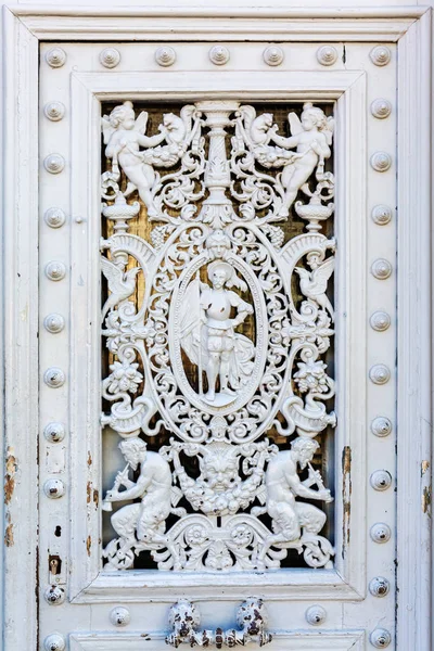 古色古香的装饰门的细节的图片 — 图库照片