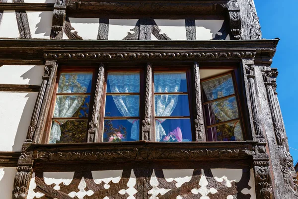 Bild Eines Fensters Eines Mittelalterlichen Fachwerkhauses Straßburg Frankreich — Stockfoto