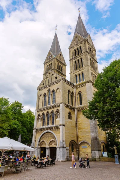 Roermond 네덜란드 2018 드에서 미확인 사람들과 역사적인 Munsterkerk 1231의 권리를 — 스톡 사진