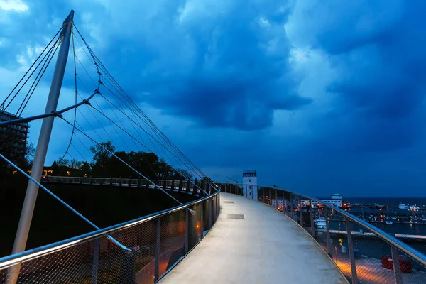 Sassnitz Germany May 2018 Suspension Pedestrian Bridge Harbor Sassnitz Night — Stock Photo, Image