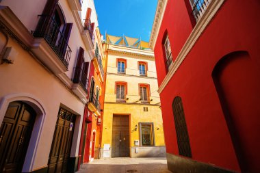 Sevilla, İspanya'nın eski şehir pitoresk sokak