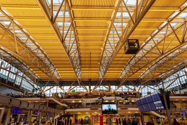 Hambourg Allemagne Novembre 2018 Terminal Aéroport Hambourg Avec Des Personnes — Photo